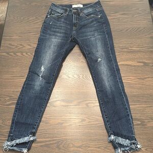 KanCan Dark Wash Jean
3/25
Like New!
